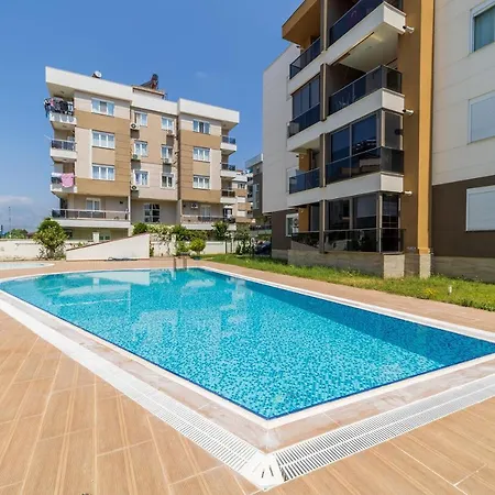 Charming And Colorful Apartment With Pool View Shared Pool And Balcony In Konyaalti