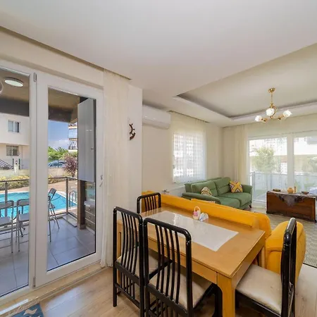Charming And Colorful Apartment With Pool View Shared Pool And Balcony In Konyaalti * Antalya