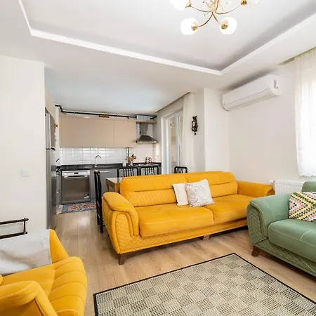 Charming And Colorful Apartment With Pool View Shared Pool And Balcony In Konyaalti Daire Antalya
