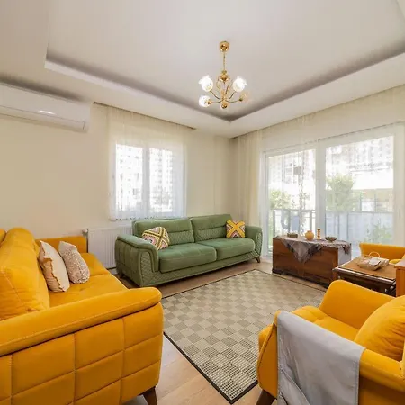 Daire Charming And Colorful Apartment With Pool View Shared Pool And Balcony In Konyaalti *