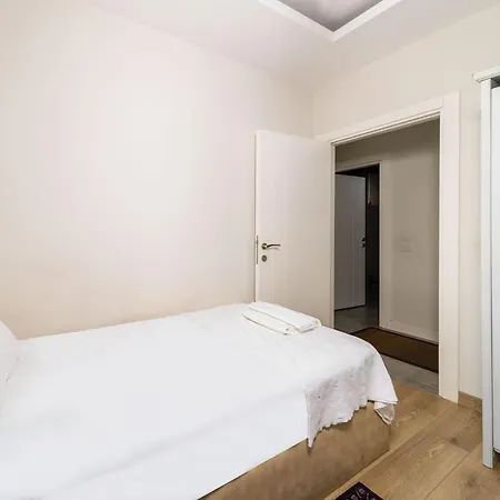 Apartman Charming And Colorful Apartment With Pool View Shared Pool And Balcony In Konyaalti Antalya
