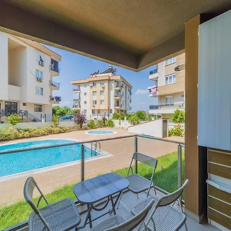Charming And Colorful Apartment With Pool View Shared Pool And Balcony In Konyaalti * Antalya