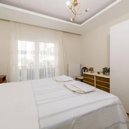 Charming And Colorful Apartment With Pool View Shared Pool And Balcony In Konyaalti Apartman
